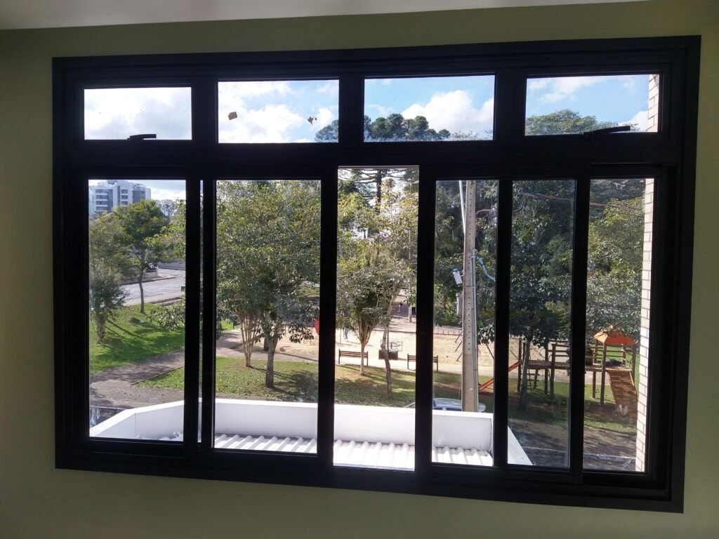 JANELAS DE ALUMÍNIO EM PINHAIS